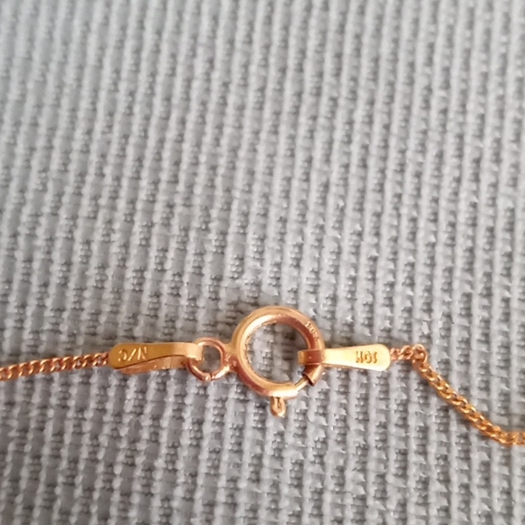 BLACK HILLS GOLD LADYBUG ๐ AND LEAVES NECKLACE - Picture 8 of 9